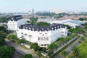 Lokasi Sekolah yang Strategis